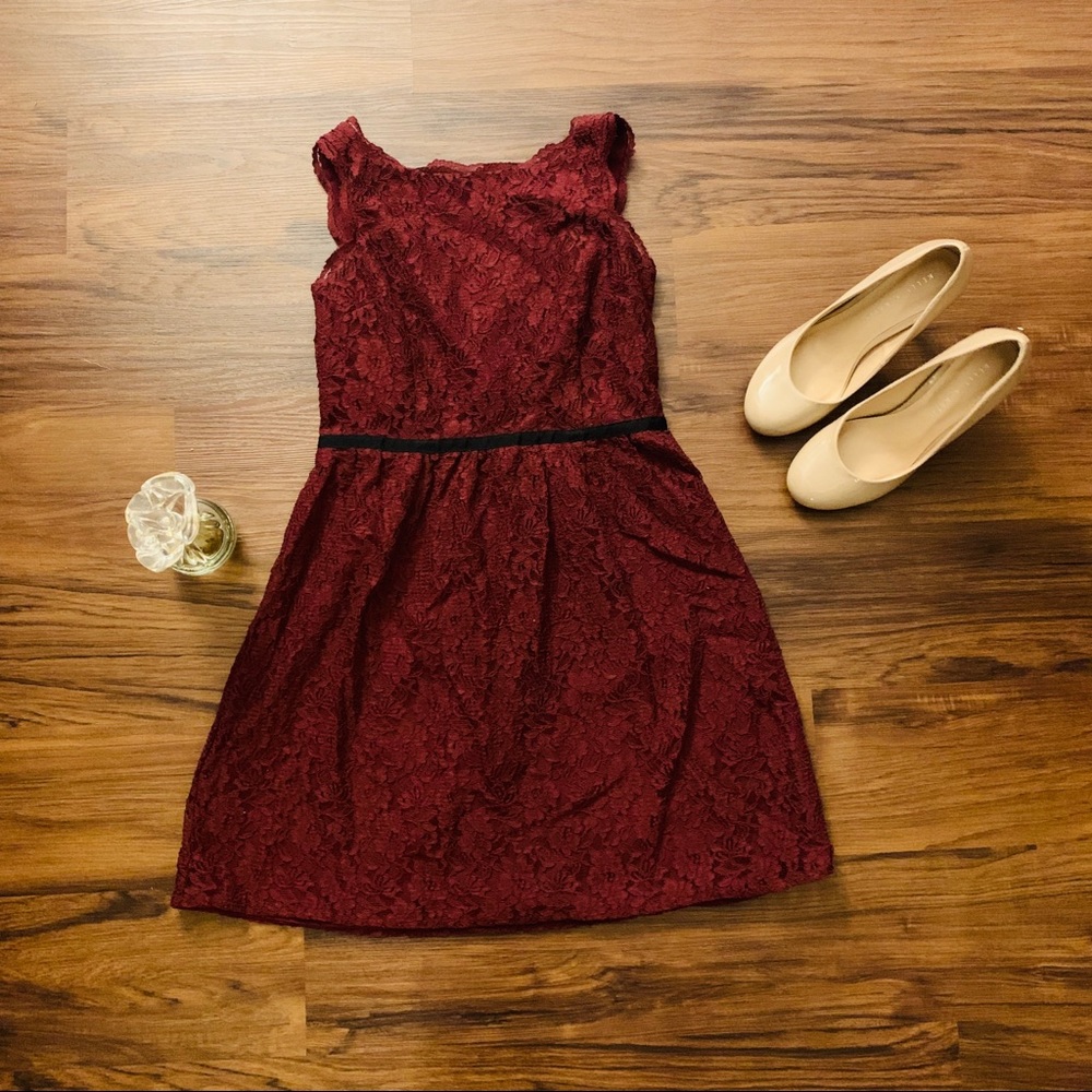 Ann Taylor LOFT Maroon Lace Drew’s 00P